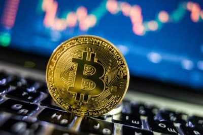 "Điên cuồng" tăng giá, đầu tư Bitcoin dài hạn có rủi ro? 