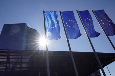 Vì sao ECB bất ngờ thể hiện quan điểm chính sách cứng rắn?
