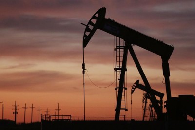  Giá dầu tăng mạnh không ngừng 