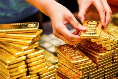 Không ngạc nhiên nếu vàng vượt mốc 1.900 USD, giá vàng SJC giữ đà đi lên