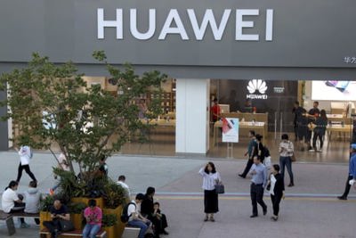  Điều Trung Quốc không ngờ, tỷ phú Nhật Bản Masayoshi Son khoanh tay cho ARM nghỉ chơi với Huawei 