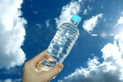 Mỗi phút, người dân thế giới tiêu thụ một triệu chai nhựa