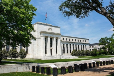 Fed dự kiến giữ nguyên lãi suất gần 0 đến năm 2022, bất chấp GDP giảm mạnh
