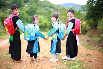  Hoàn thiện chính sách giáo dục cho đồng bào dân tộc thiểu số, miền núi 