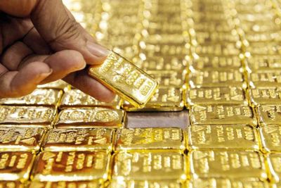  Vàng bị bán tháo, giá sụt 3,6% trong một ngày 