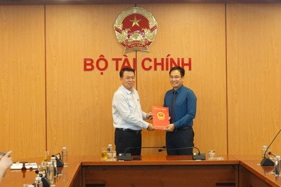 Ông Trần Nam Trung giữ chức Phó Chánh Văn phòng Bộ Tài chính