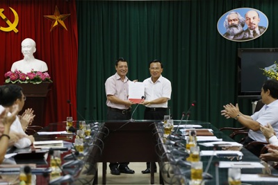 Trao quyết định nghỉ hưu đối với Phó Tổng cục trưởng Tổng cục Dự trữ Nhà nước Lê Xuân Minh