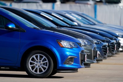 Sụt giảm liên tiếp 5 tháng, doanh số bán ô tô thấp kỷ lục