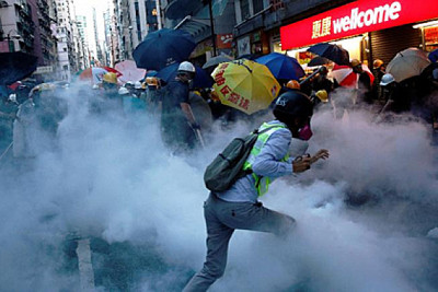 Kinh tế Hồng Kông tiếp tục suy thoái vì biểu tình