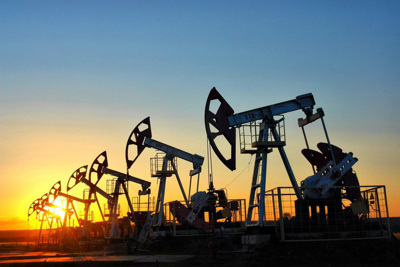 Lo ngại khủng hoảng nguồn cung đẩy giá dầu tăng vọt