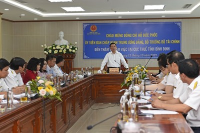 Bộ trưởng Hồ Đức Phớc thăm và làm việc tại Cục Thuế, Hải quan, Kho bạc Nhà nước Bình Định