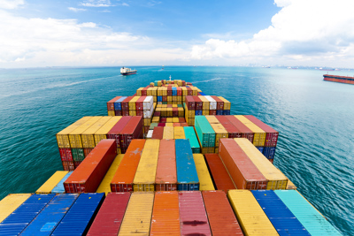 Phát triển thị trường vận tải container đường biển tuyến quốc tế cho doanh nghiệp Việt Nam