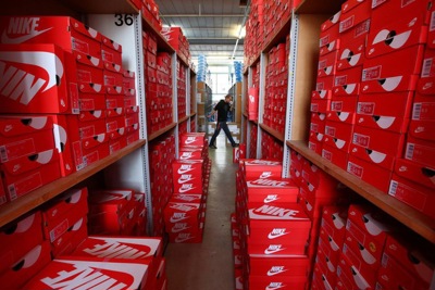 Cuộc chia tay" đau đớn của Nike và Amazon
