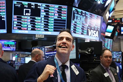  Dow Jones tăng điểm mạnh nhất trong 10 năm trở lại đây 