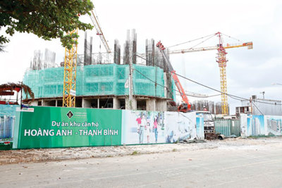 Giá bất động sản: Đỉnh đã lên, đáy chưa thấy