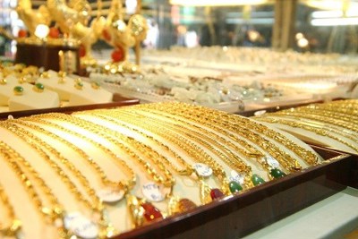 Phạt doanh nghiệp bán vàng trang sức "chui" Phạt doanh nghiệp bán vàng trang sức "chui"