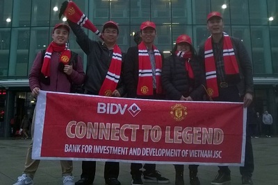 Chủ thẻ BIDV và hành trình xem trận Derby tại Old Trafford
