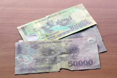 Siết thu phí đổi tiền không đủ chuẩn