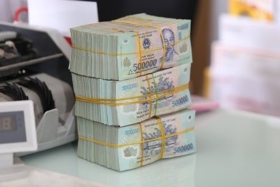  Nhiều ngân hàng đã thu phí nộp tiền mặt từ lâu