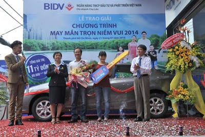 BIDV trao 750 triệu đồng cho khách hàng may mắn