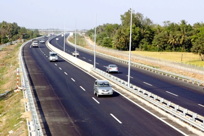 "Cò mồi" dẫn đường "xé rào" thu phí tại cao tốc Nội Bài - Lào Cai
