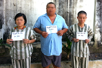 Triệt phá đường dây làm giả giấy phép kinh doanh, hồ sơ đi vay vốn ngân hàng Triệt phá đường dây làm giả giấy phép kinh doanh, hồ sơ đi vay vốn ngân hàng