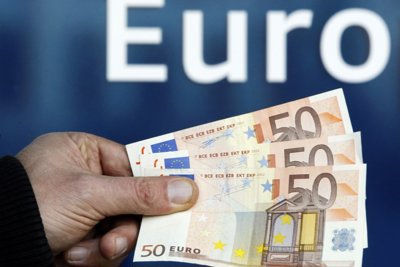 Đồng Euro rớt giá thảm hại do ảnh hưởng từ Hy Lạp Đồng Euro rớt giá thảm hại do ảnh hưởng từ Hy Lạp