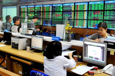 HNX: Thanh khoản bình quân tăng hơn 21% trong tháng 10 HNX: Thanh khoản bình quân tăng hơn 21% trong tháng 10