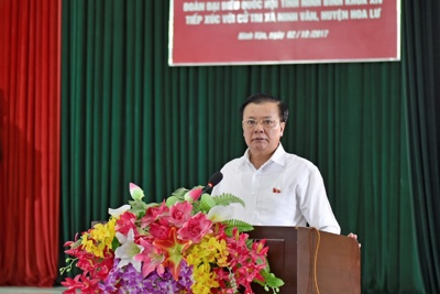 Bộ trưởng Đinh Tiến Dũng tiếp xúc cử tri xã Ninh Vân, huyện Hoa Lư