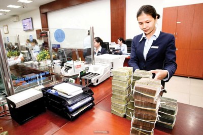  Ngân hàng tăng lãi suất, tặng quà để hút tiền gửi sau Tết 