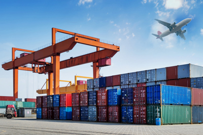 Nửa đầu năm, cán cân thương mại của Việt Nam thặng dư hơn 2,57 tỷ USD