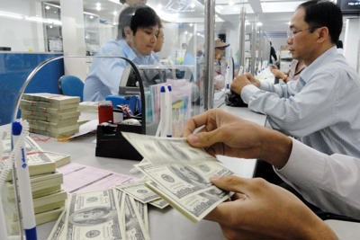  Thanh khoản ngân hàng trở lại trạng thái dư thừa 