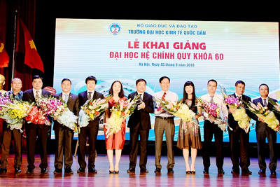 Bảo Việt trao hơn 5 tỷ đồng học bổng nhân dịp khai giảng năm học mới 2018 - 2019