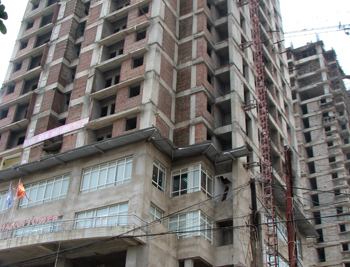 Tranh thủ cấp phép dự án trong đêm