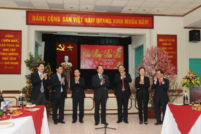 Phó Thủ tướng Chính phủ Vũ Văn Ninh chúc Tết ngành Thuế