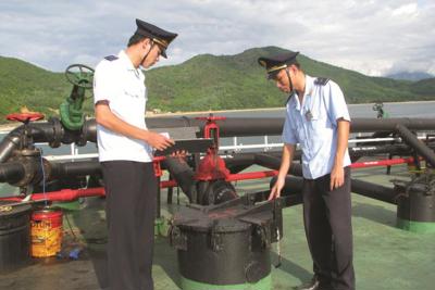  Vì sao truy thu thuế xăng dầu tạm nhập tái xuất chuyển nội địa?