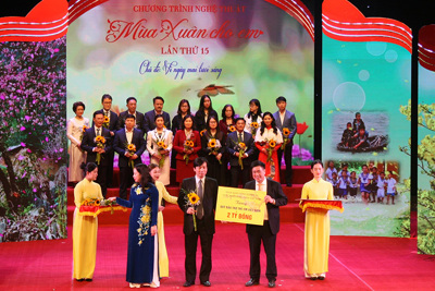 Agribank đồng hành cùng Quỹ Bảo trợ trẻ em Việt Nam tổ chức Chương trình Mùa Xuân cho em