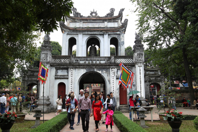 Phát triển kinh tế du lịch gắn với phát huy, bảo tồn giá trị di sản văn hoá tại TP. Hà Nội