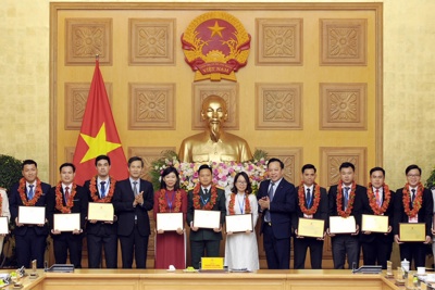 Công chức Kho bạc Nhà nước nhận Giải thưởng “Cán bộ, công chức, viên chức trẻ giỏi” toàn quốc 