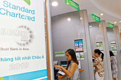 Standard Chartered nhận danh hiệu Nhà quản trị quỹ bán lẻ tốt nhất Việt Nam Standard Chartered nhận danh hiệu Nhà quản trị quỹ bán lẻ tốt nhất Việt Nam