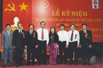 Trưởng thành từ trong khói lửa