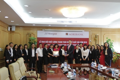 Agribank: Ngân hàng có “Chất lượng thanh toán quốc tế xuất sắc năm 2016”