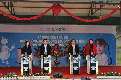 Khởi công dự án “nước uống học đường”