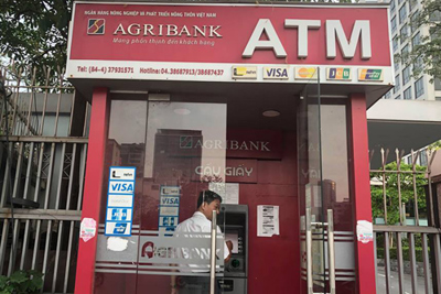 Agribank hoàn tất việc hoàn trả tiền cho 12 chủ thẻ ATM gặp sự cố 