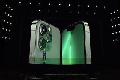 Apple ra mắt iPhone 13 phiên bản "trà xanh"