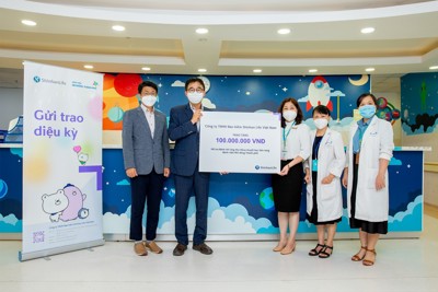 Trao tặng 100 triệu đồng hỗ trợ bệnh nhi ung thư máu tại Bệnh viện Nhi đồng TP. Hồ Chí Minh