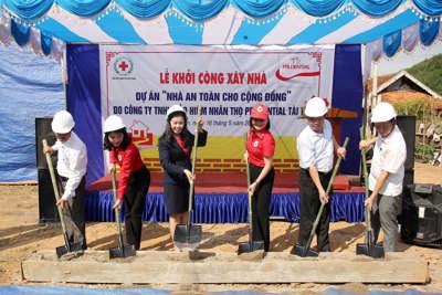 Prudential hỗ trợ xây dựng nhà an toàn cho người dân vùng bão lũ tại Nghệ An
