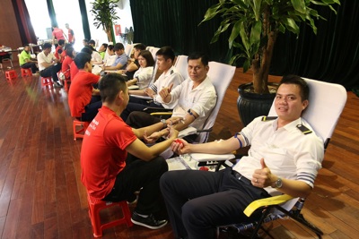 Tập đoàn FLC tổ chức hiến máu tình nguyện mừng sinh nhật 18 tuổi