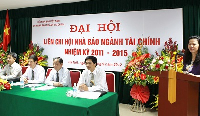 Báo chí góp phần thực hiện thắng lợi nhiệm vụ tài chính – ngân sách năm 2012 Báo chí góp phần thực hiện thắng lợi nhiệm vụ tài chính – ngân sách năm 2012