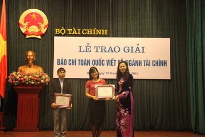  Bộ Tài chính tổ chức trao giải báo chí toàn quốc viết về ngành Tài chính